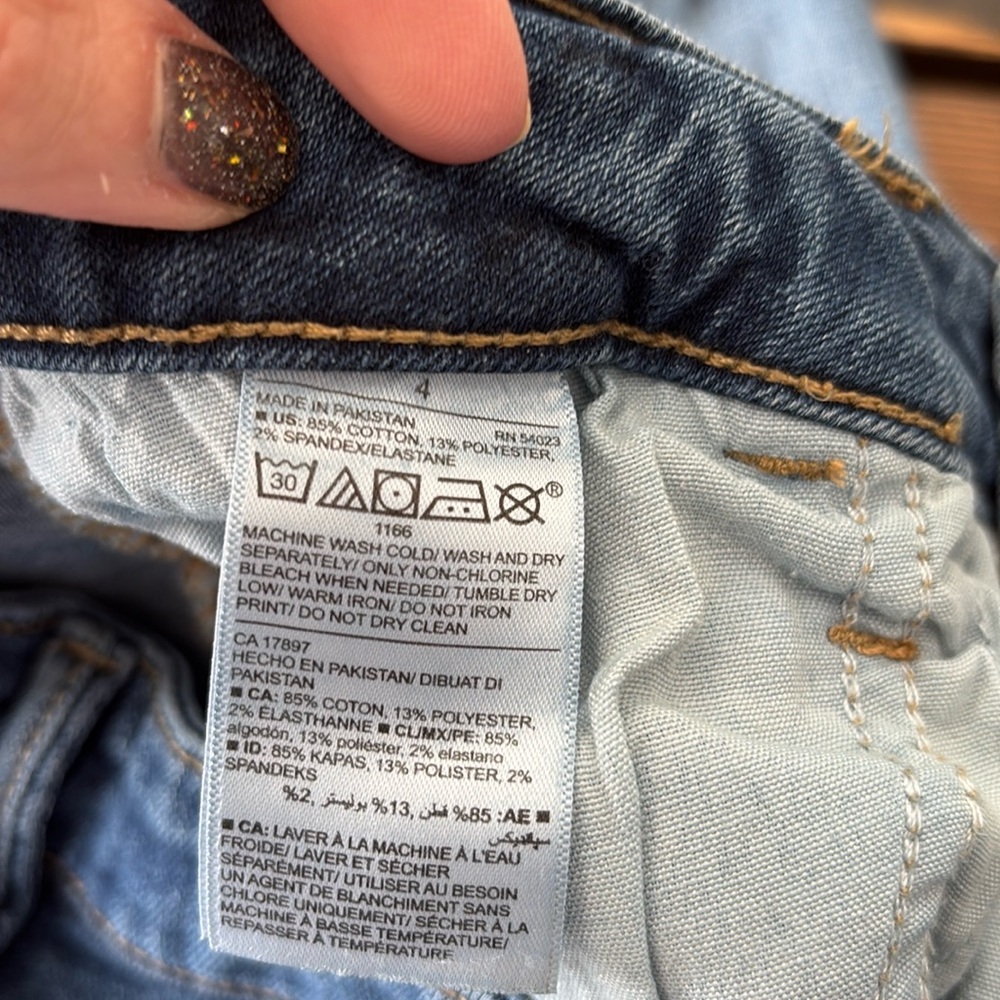 Old Navy  Rockstar Skinny stretch Jeans 
Size 4